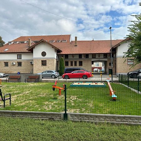 Konde Apartments B Dunajská Streda 外观 照片