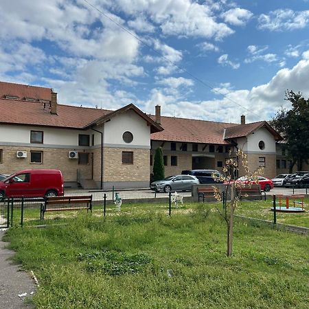 Konde Apartments B Dunajská Streda 外观 照片