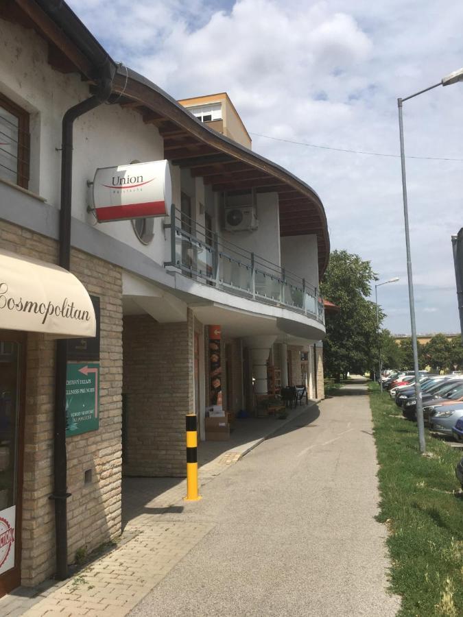 Konde Apartments B Dunajská Streda 外观 照片