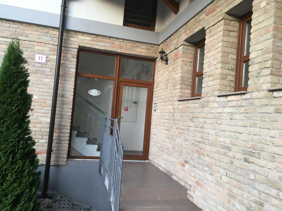 Konde Apartments B Dunajská Streda 外观 照片